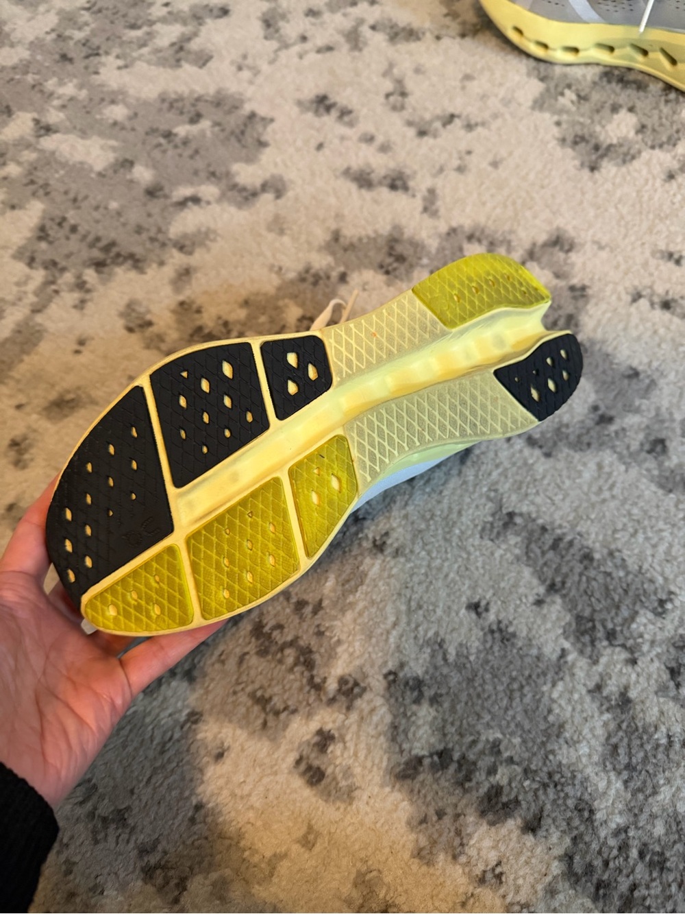 On Running Cloudsurfer 2 shoes in light gray and yellow 6.5 - Picture 4 of 6